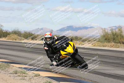 media/Nov-16-2025-Race Pace (Sun) [[8c5fa54630]]/Non Verified Riders (1st 20 Minutes)/3-Turn 3 Inside (11am)/